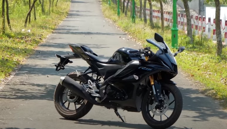 Yamaha R15 V4 Price Images Mileage  Reviews
