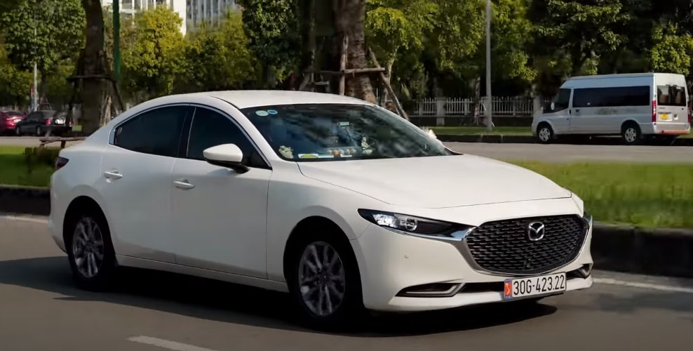 Xe ô tô Mazda3 được đánh giá như thế nào và chi phí là bao nhiêu